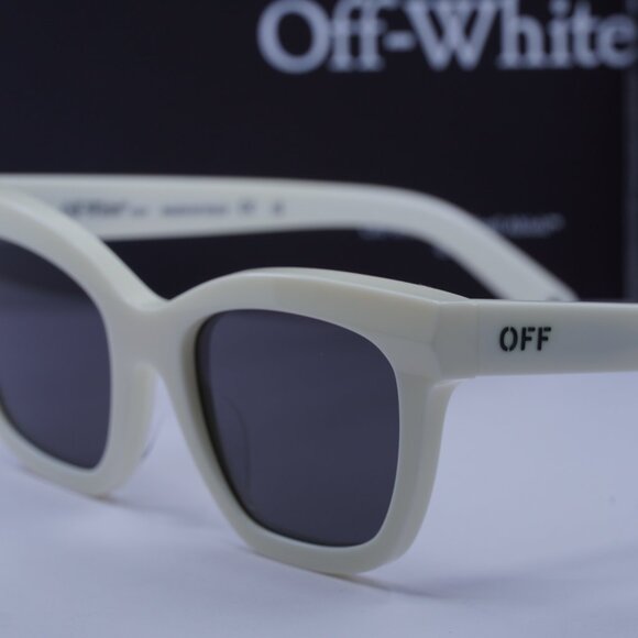 Off-White OERI143 LINCOLN 0107 Square Sunglasses – White/Dark Grey - Picture 4 of 10